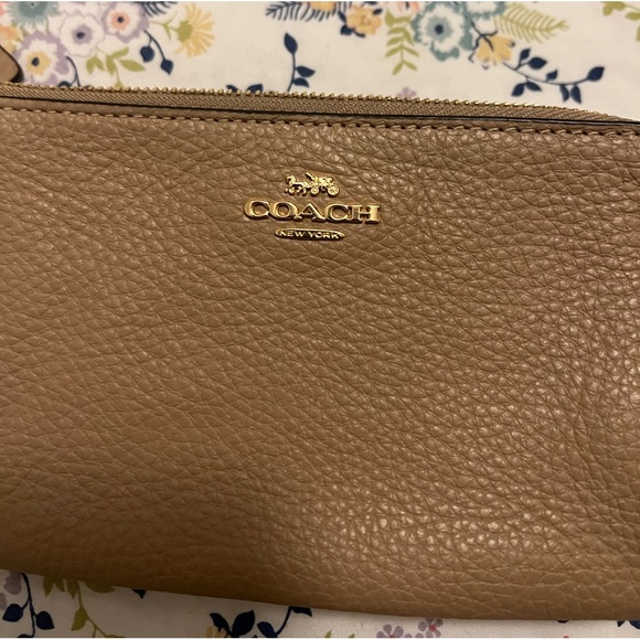 Beige Coach Purse - Picture 2 of 6